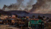 Dos muertos y más de 140 viviendas dañadas por incendios en Baja California