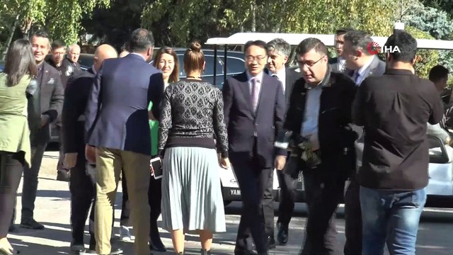 Anadolu Üniversitesi Rektörü Çomaklı mutfakta