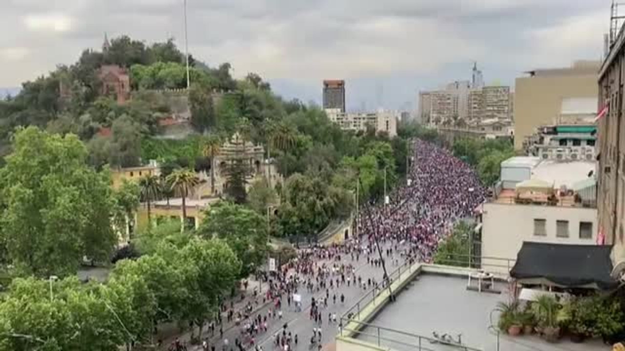 Nueva noche de disturbios y violencia en Santiago de Chile