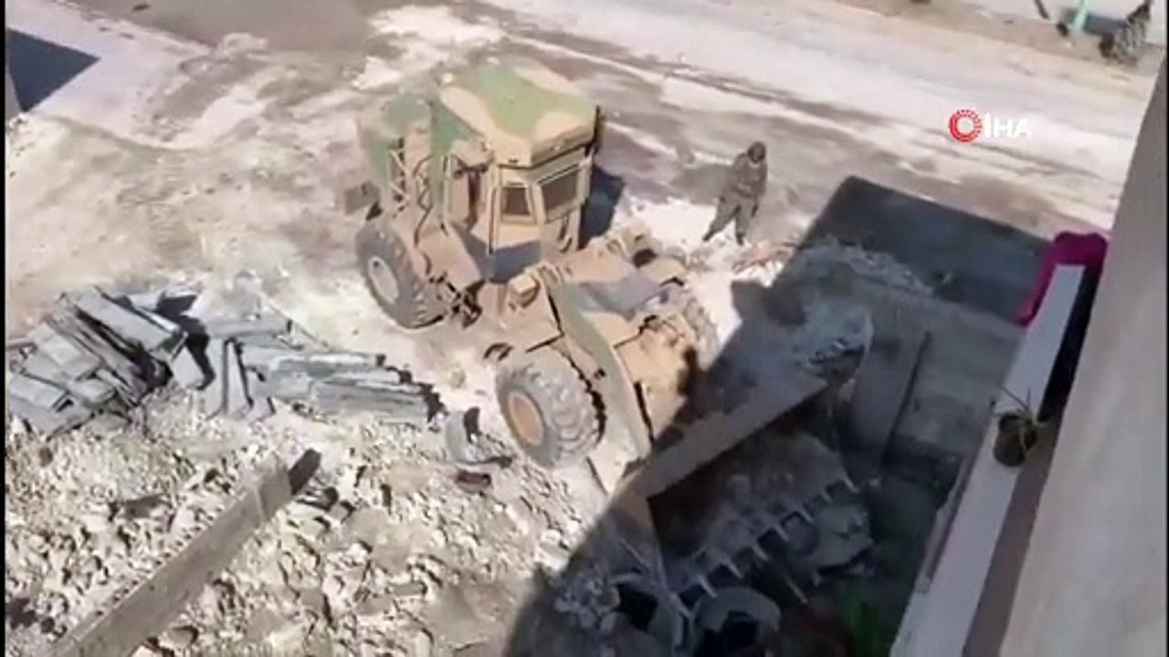 MSB: 'Barış Pınarı Harekât bölgesinde tespit edilen PKK/YPG’li teröristlere ait tünel ve mevziler, arama-tarama ve mayın/EYP kontrolü yapılarak kullanılamaz hale getiriliyor'