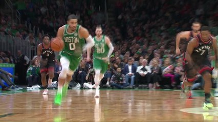 Video herunterladen: Brown slams home for Celtics