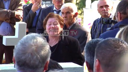 Report TV - Nëna e Kacifas nuk qan të birin, por bën thirrje lufte: Rrëmbeni pushkë e bomba