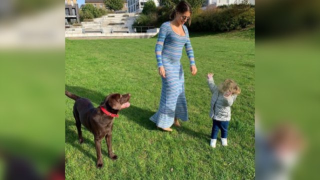 Hiba Abouk de prácticas como madre