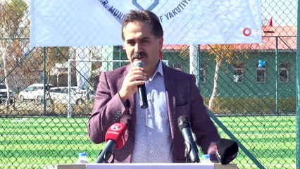 Yakutiye Belediyesi tarafından yapılan halı saha ve çocuk parkı hizmete girdi