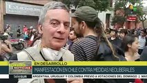 Chilenos desbordan las calles de Santiago contra políticas de Piñera