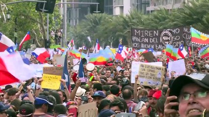 Chili : près d'un million de manifestants dans les rues de Santiago