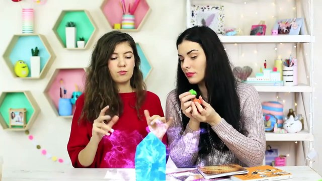 11 TRUCOS RAROS PARA SOBREVIVIR EN CLASE /DIY JUEGOS DE MESA GENIALES