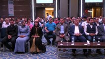 HDP önünde oturma eyleminde bulunan aileler Eğitim-Bir Sen toplantısına katıldı