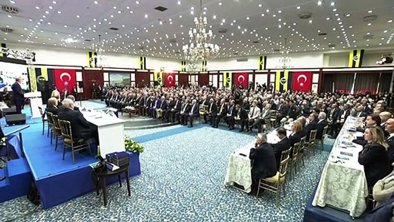 Erdogan ameaça expulsão