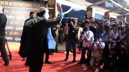 56'ıncı Altın Portakal'da kırmızı halıda şıklık yarışı