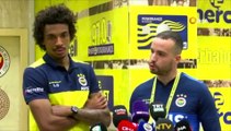 Fenerbahçeli futbolcu Luiz Gustavo, “Ben buraya çalışmak için kazanmak için geldim. Tatil yapmaya keyifli vakit geçirmeye gelmedim” diye konuştu.