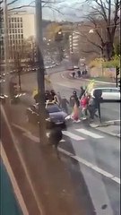 PKK'lılar Türk bayraklı otomobile saldırdı!