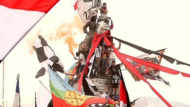 Chile's Pinera calls on ministers to resign amid protests