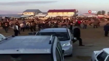 Hayvan pazarında taşlı sopalı kavga kamerada