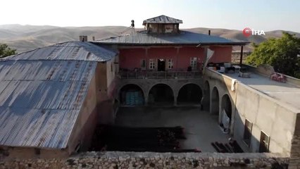 Yaşamın sürdüğü, 150 yıllık tescilli konağın koruma altına alınması bekleniyor