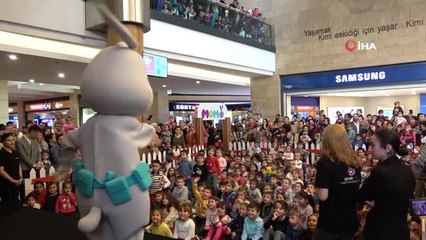 Akıllı Tavşan Momo, Forum Trabzon'da çocuklarla buluştu