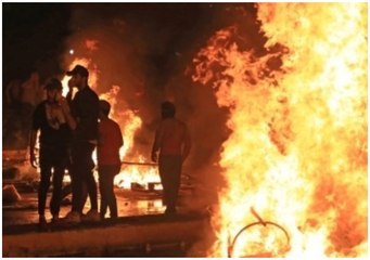 مباراة كرة قدم وسط مظاهرات العراق.. وهكذا علق قائد المنتخب