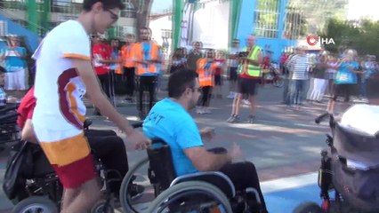 'Race For Life' etkinliğinde 7'den 70'e kanser hastaları için koştular