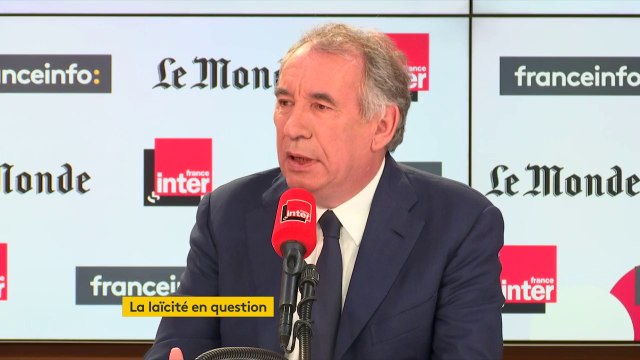 François Bayrou : Ce n'est pas parce qu'on porte un foulard, par tradition ou par conviction, qu'on n'a pas les mêmes problèmes que les autres. Je ne veux pas que nos compatriotes musulmans se sentent rejetés par l'Etat, les médias, la République