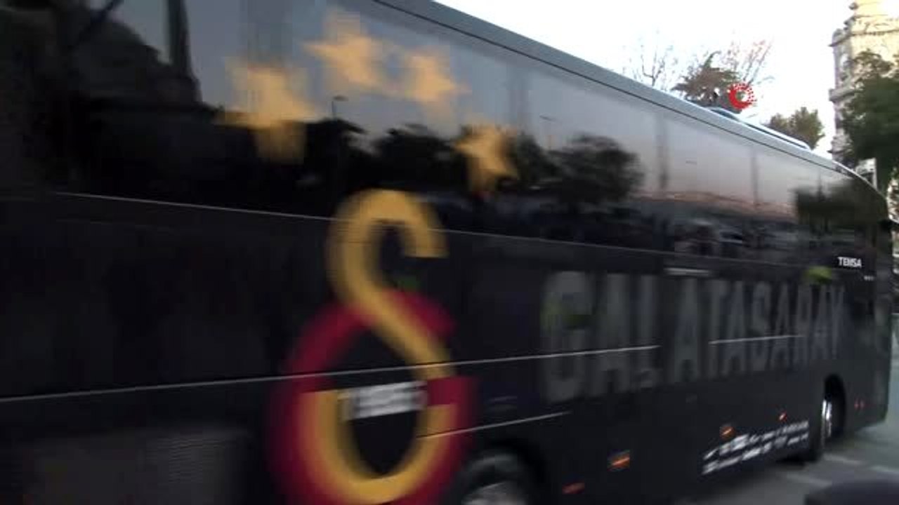 Takımlar stada geldi
