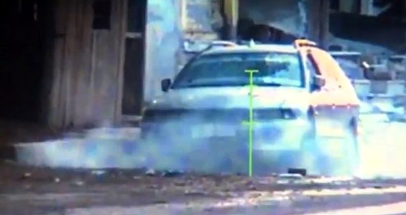 Terör örgütü PKK'nın bomba yerleştirerek tuzakladığı araç imha edildi