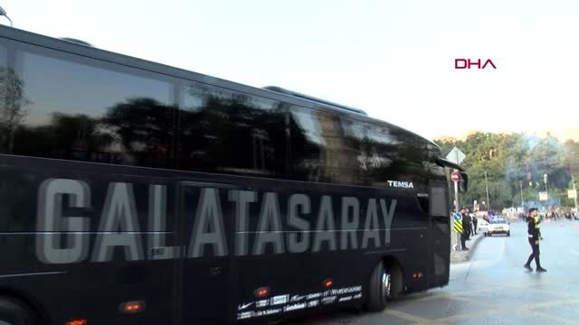 Spor beşiktaş ve galatasaray kafileleri vodafone park'a ulaştı