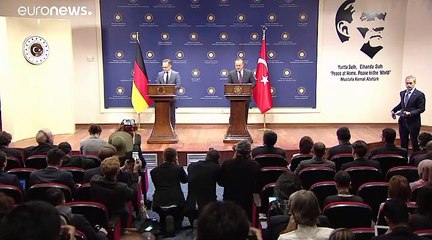 «Πόλεμος» ανακοινώσεων Ελλάδας-Τουρκίας για το προσφυγικό