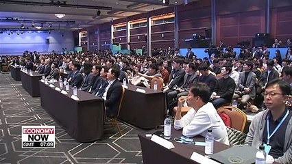 Gov't to unveil plan by end of year to drive Korea's AI industry forward: President Moon