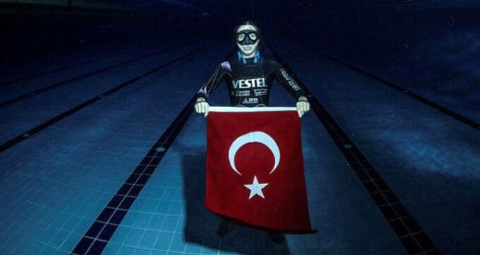 Şahika Ercümen, 90 metre sınırını aşarak dünya rekoru kırdı