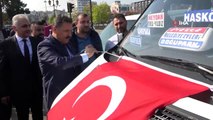 Vali Kaymak'tan dolmuş şoförlerine Türk bayrağı