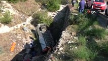 Marmaris’te servis aracı uçurumdan yuvarlandı, kadın sürücü hayatını kaybetti