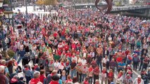 Pensionistas se concentran frente al Ayuntamiento de Bilbao