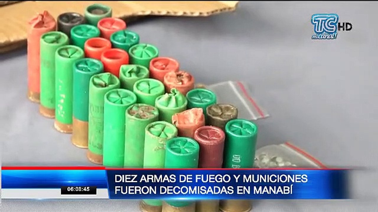 Dos sujetos fueron capturados por tener armas de fuego en el interior de su vivienda en Manabí