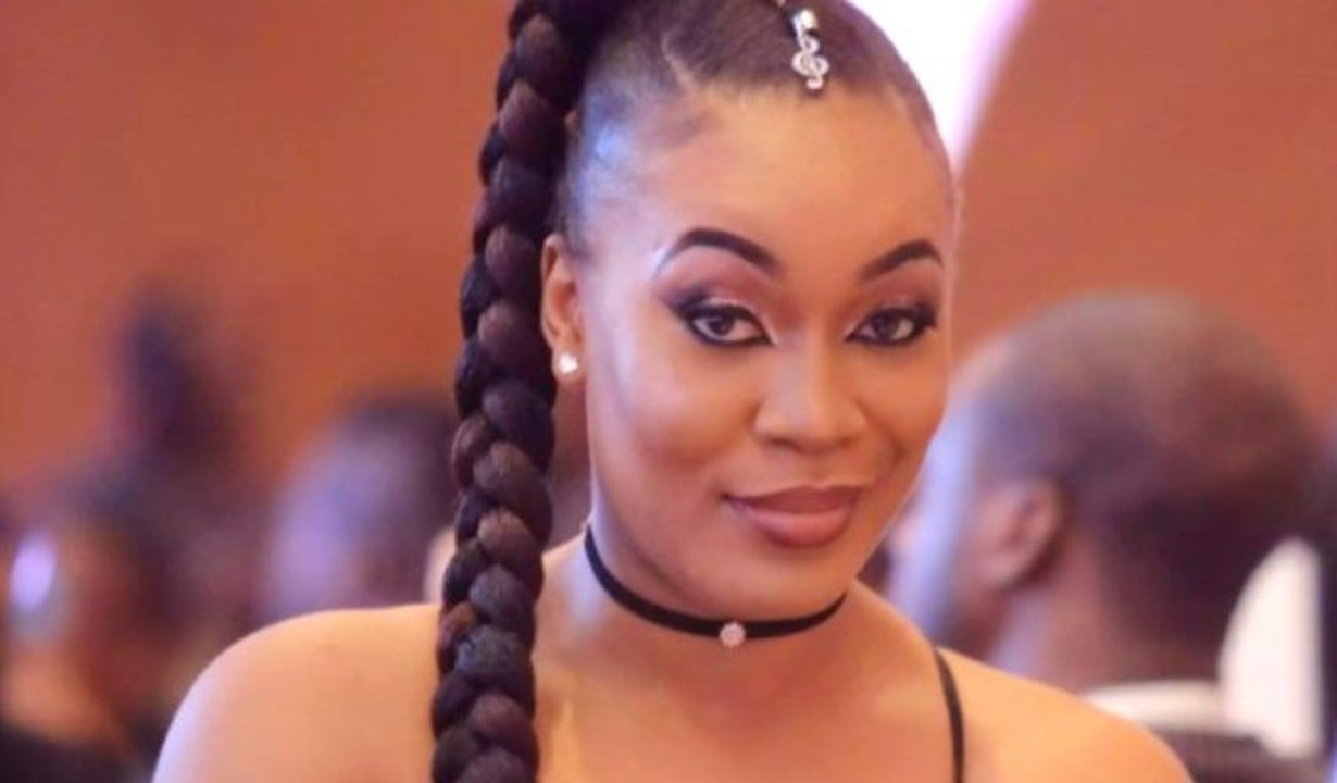 Josey distribue des câlins à Cotonou au Bénin