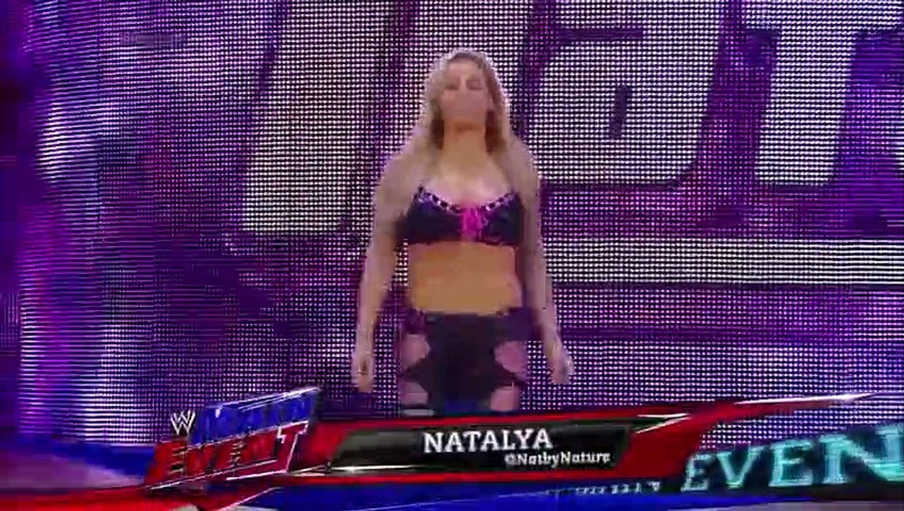 Nikki Bella vs Eva Marie, Naomi, Natalya, Summer Rae & Rosa Mendes