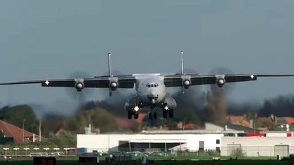 Video herunterladen: Voici l'ANTONOV  au décollage : plus gros avion du monde