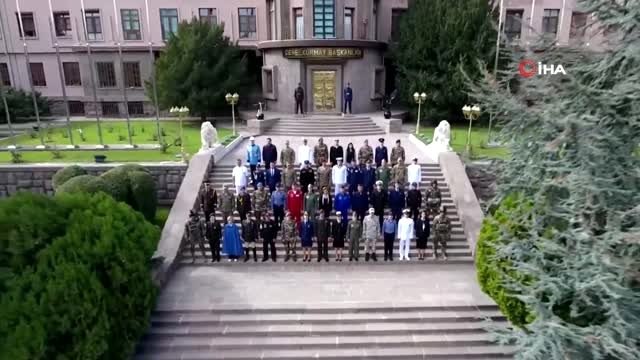 İzmirli gençler, 29 Ekim Cumhuriyet Bayramı için 'Vatan Marşı'nı seslendirdi