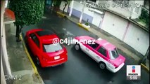 Así le roban en segundos los faros a un Audi estacionado en la CDMX