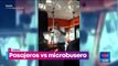 ¡Pasajeros vs microbusero! Conductor de la Ciudad de México avienta dinero a pasajeros