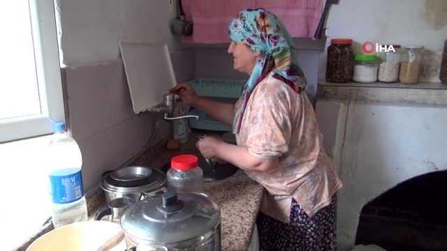 Görme engelli Havva Teyze'nin Kur'an-ı Kerim aşkı