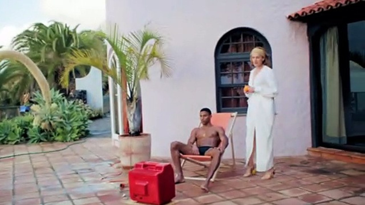 JACQUEMUS "LA BOMBA"