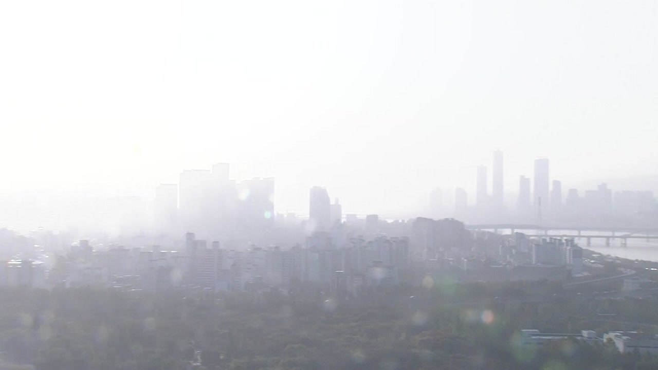 [날씨] 올가을 첫 황사...서쪽 내륙 '미세먼지 주의보' / YTN