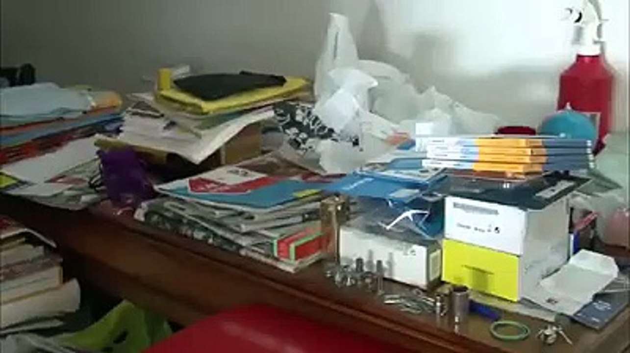 Grand banditisme: Des gendarmes Français trouvent le jackpot dans un matelas.