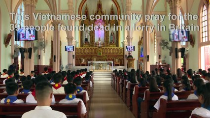 People in Vietnam pray for 39 lorry victims in UK