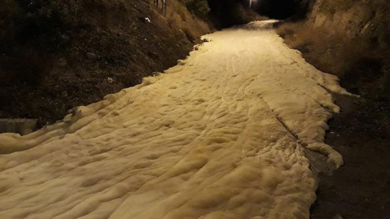 Kimyasal sanılan köpük panik yaşattı
