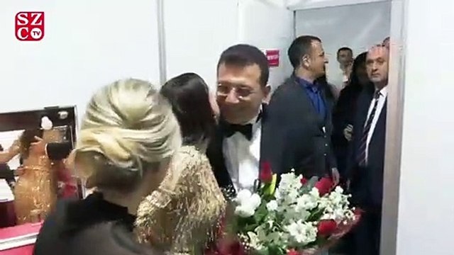 Şevval Sam 29 Ekim kutlamalarında sahne aldı