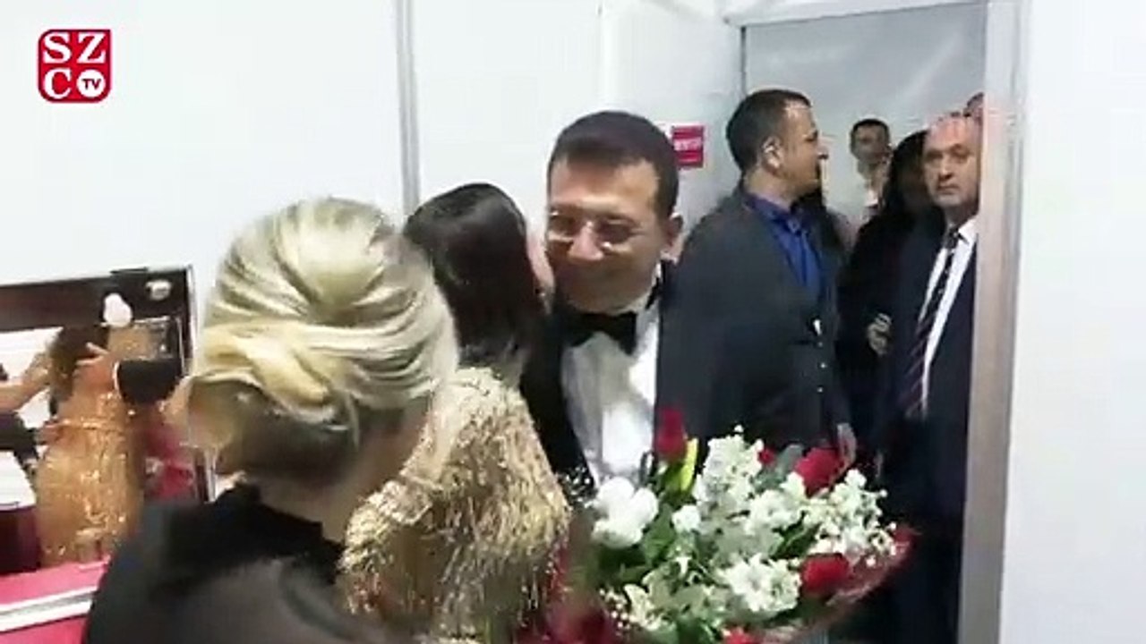 Şevval Sam 29 Ekim kutlamalarında sahne aldı