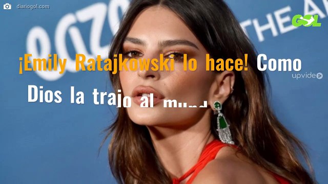 ¡Emily Ratajkowski lo hace! Como Dios la trajo al mundo: ¡Mira la foto!