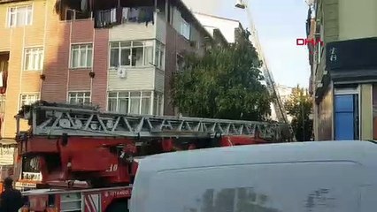 Esenyurt’ta binanın çatısında yangın