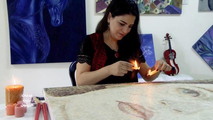 فنانة تشكيلية فلسطينية تبتكر طرقا مختلفة لرسم لوحاتها